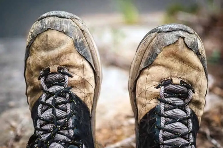 chaussures des randonnée avec pare-pierre