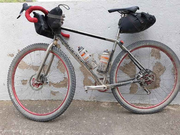 Vélo Vintage VTT Libéria restauré en Gravel taille 45 année 90