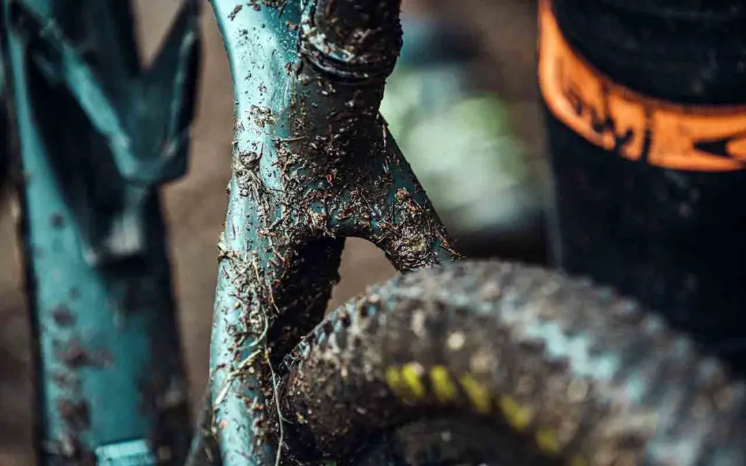 Comment protéger un cadre de VTT en carbone: solutions efficaces