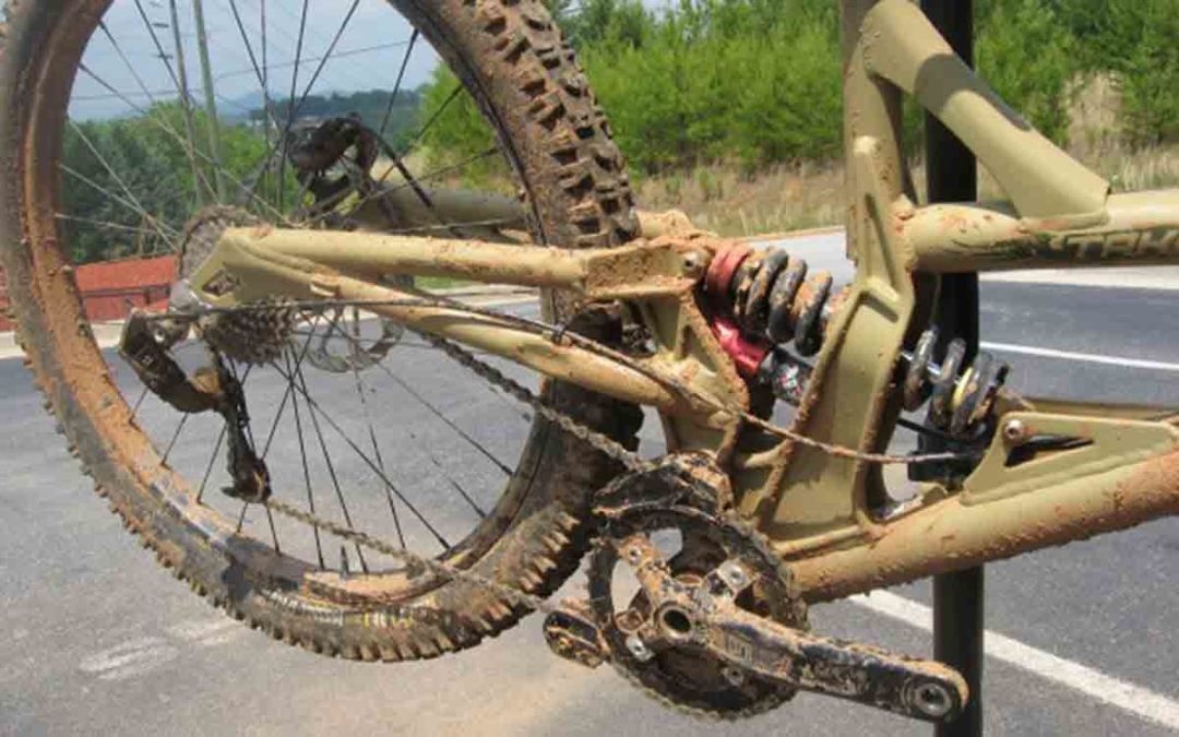 Comment nettoyer son vtt après une sortie boueuse
