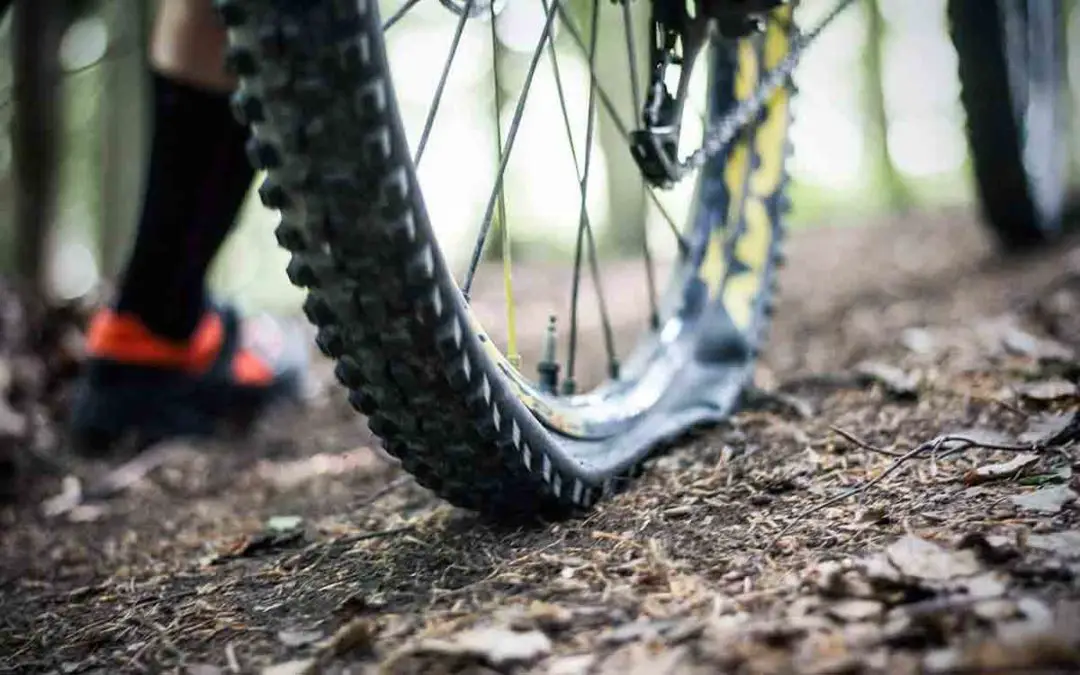 Comment réparer un pneu tubeless de VTT