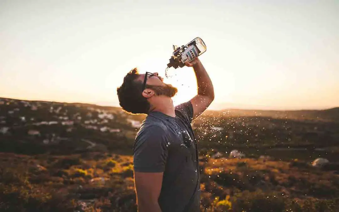 Comment garder son eau fraîche en randonnée