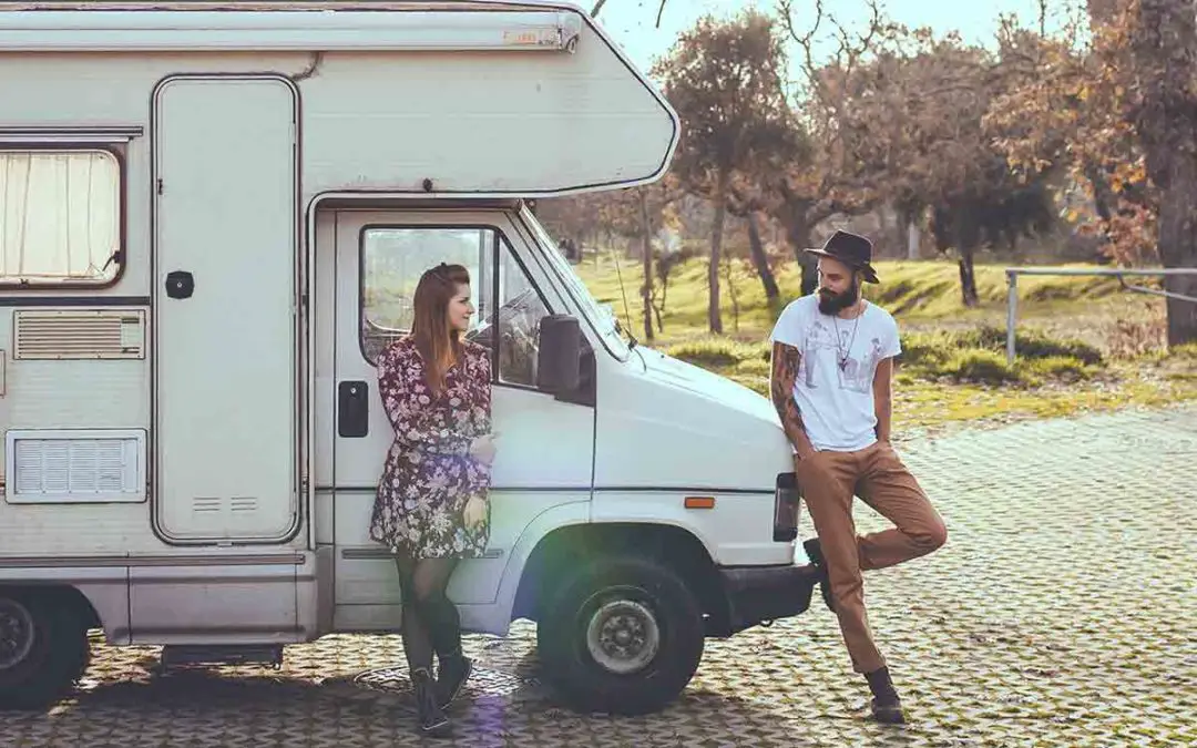 Vivre en camping car pour économiser (guide et solutions)